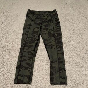 Lululemon Fast and Free Crop II 19" *Non-Reflective size 4 green camo